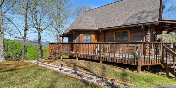 3208 Emerald Springs Loop