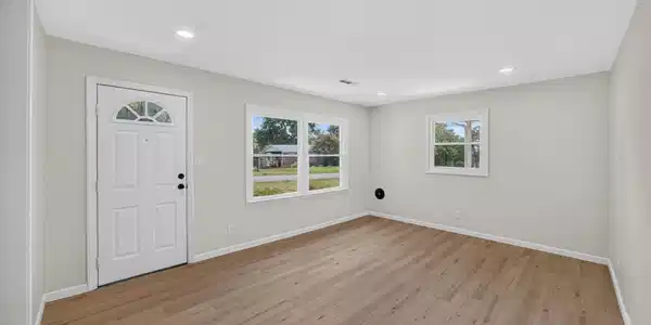 Image 4 Image 4