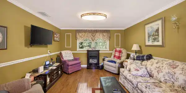 Image 4 Image 4