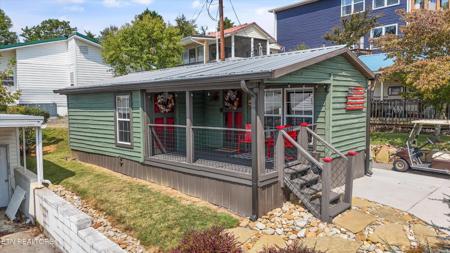 621 Whistling Swan St