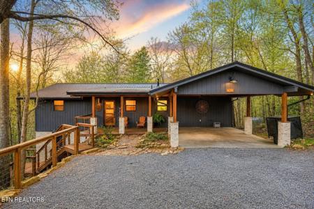 435 Hemlock Lane