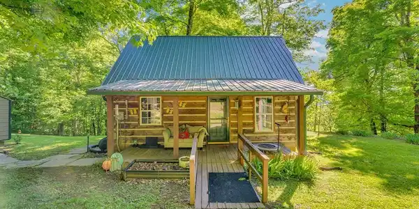 755 Woody Rd