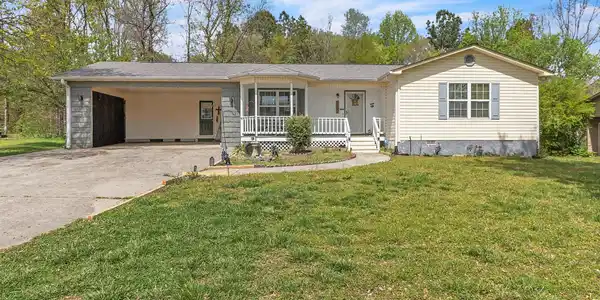 226 Brookhill Lane NE