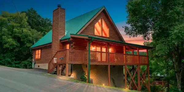 1915 Leatherwood Lane