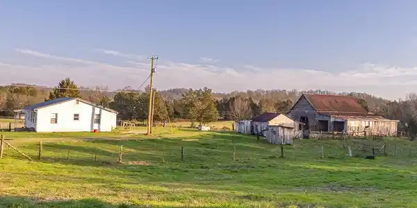 762 Old Tellico Highway N