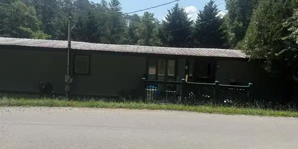 4040 Camp Hollow Rd