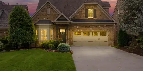 1201 Bishops View Lane