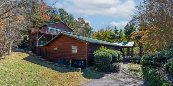 3588 Four Seasons Lane