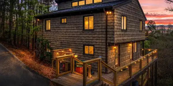 2758 Overholt Trail