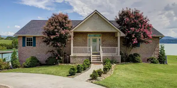 1820 Harbor Hills Lane