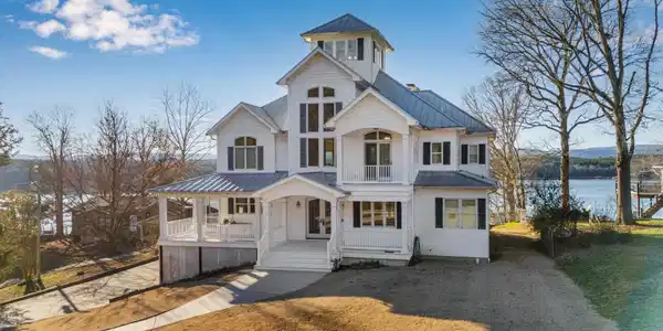 14302 Bluffview Drive