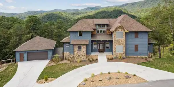 3142 Smoky Bluff Trail