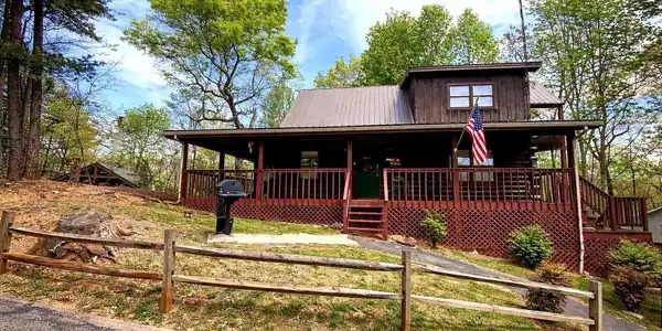 1708 Parkway View Court