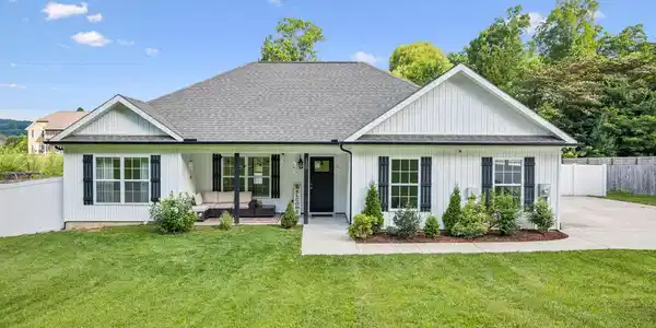 120 Breezewood Circle