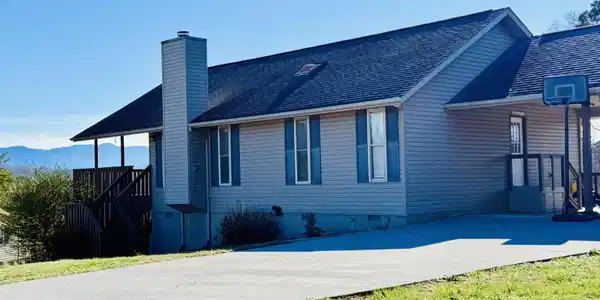 444 Connatser Lane