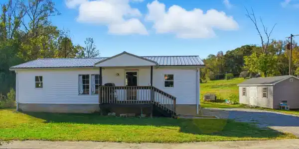 214 S Main St