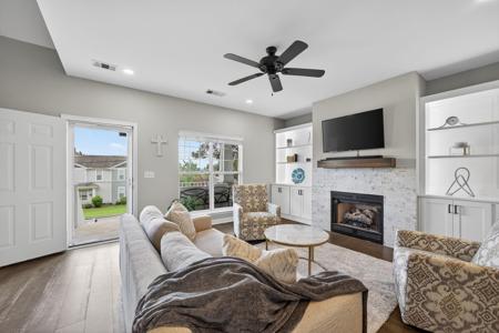 388 Normandy Cir