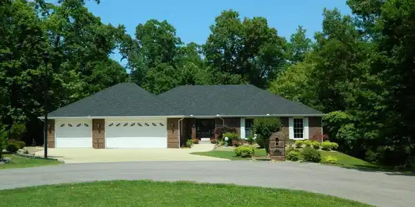 171 VERSAILLES DRIVE