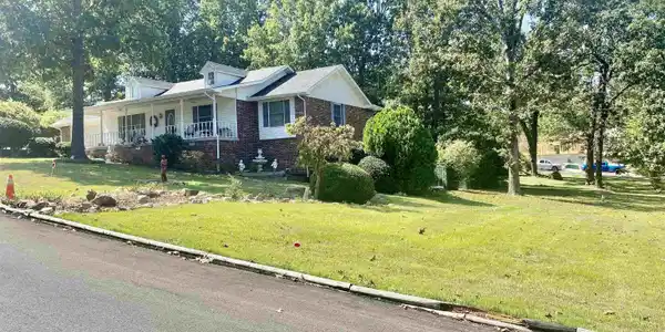 3112 DOGWOOD CIRCLE