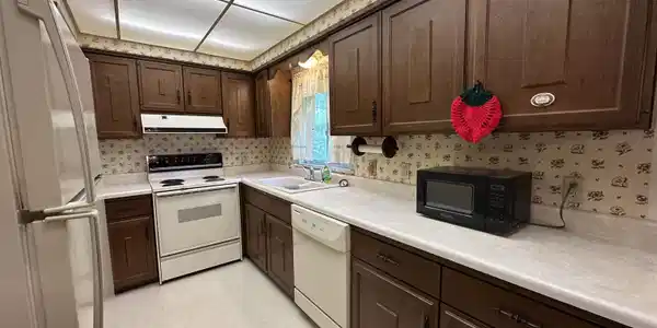 1121 MEADOWBROOK DRIVE