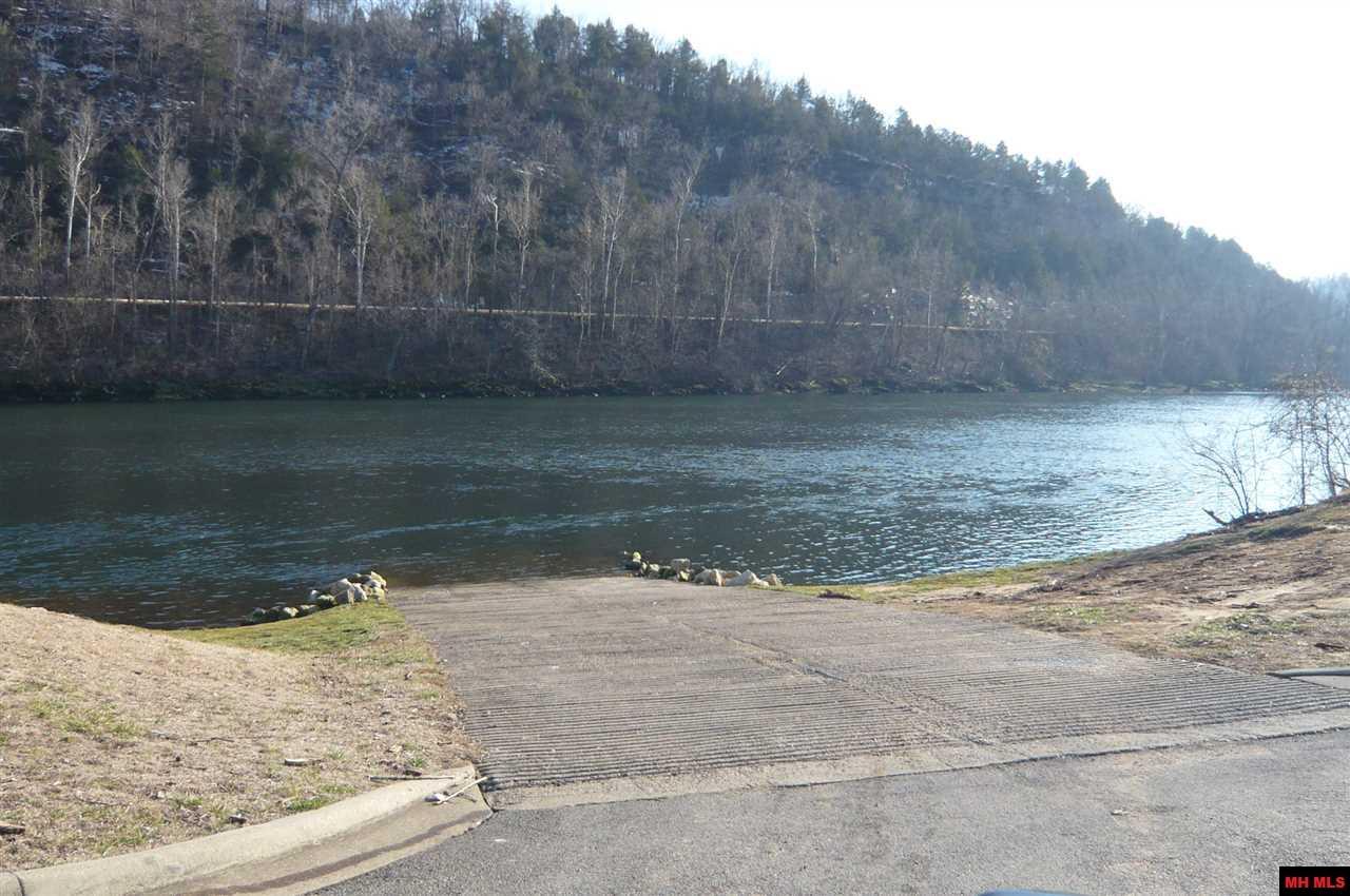 Image 2: White River access just minutes from the property!, White River Access