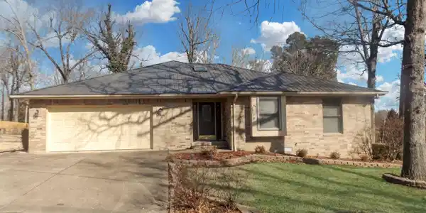 82 BAYPOINT DRIVE