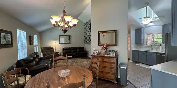 213 KNOLLWOOD DRIVE