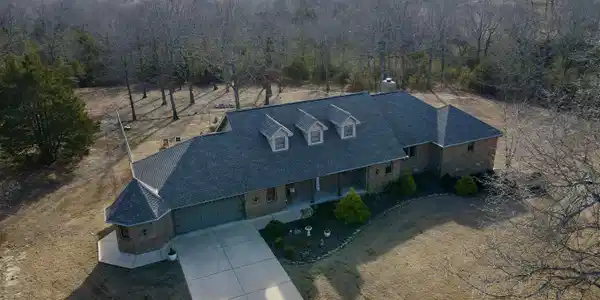 594 WOODRIDGE DRIVE
