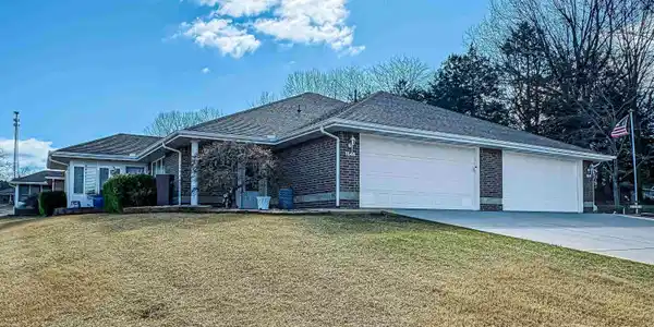 1546 MEADOWHILL DRIVE