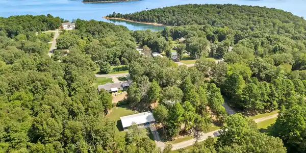 1308 HOLLYHOCK LANE