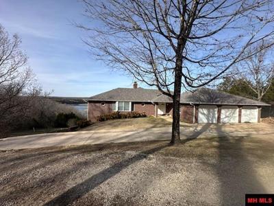 19 GOLDEN ACRE PLACE