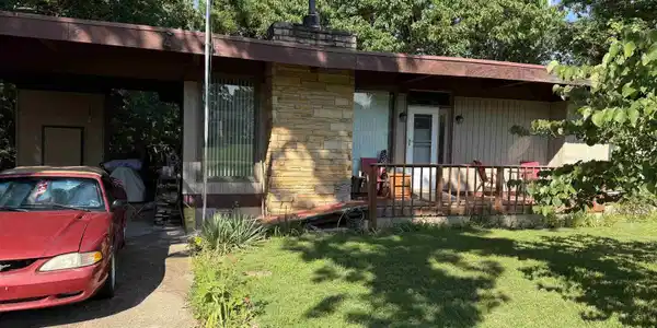 325 WAYNE DRIVE