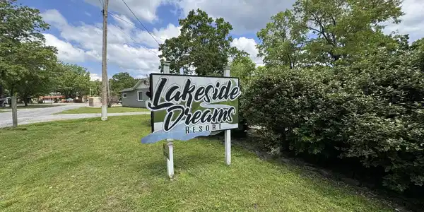 120 PINEHURST POINT
