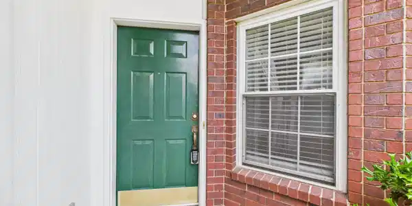 607 RUSSELL LANE
