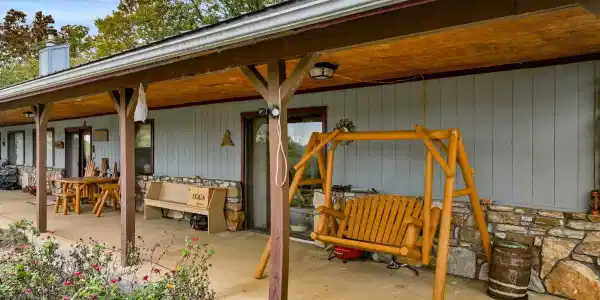 557 HAGEWOOD LANE