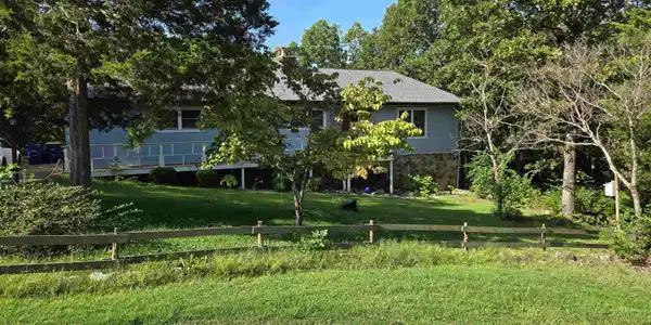 906 MASHIE DRIVE