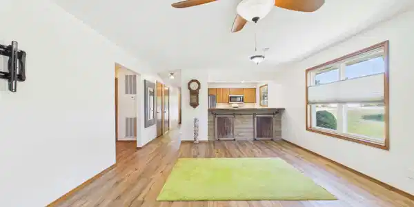 1522 MEADOWHILL DRIVE