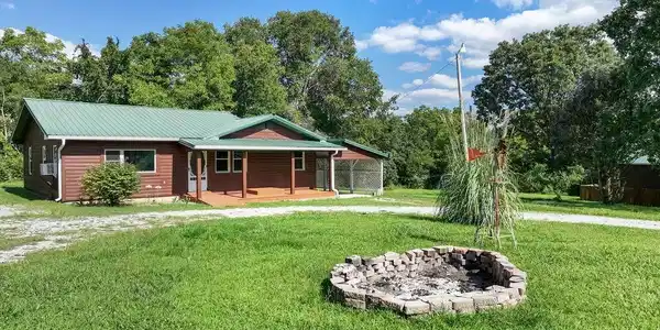 184 CR 672