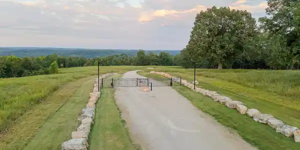 347 BIG TROUT TRAIL
