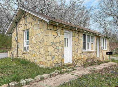 401 N COLLEGE STREET