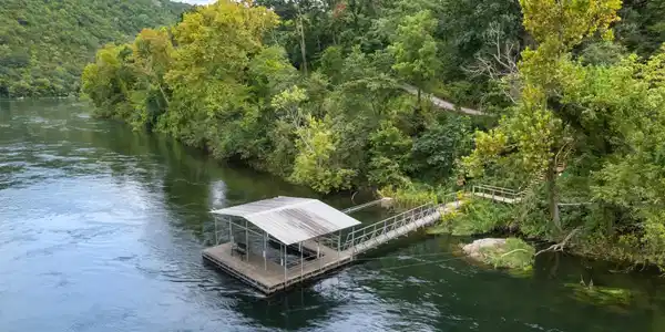260 RIVERVIEW LANE