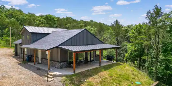 100 OAK LEAF TRAIL