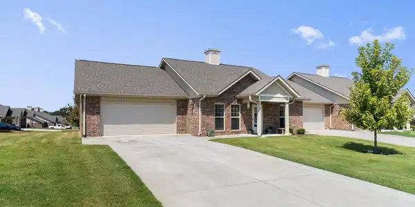 1912 MAUMEE COURT