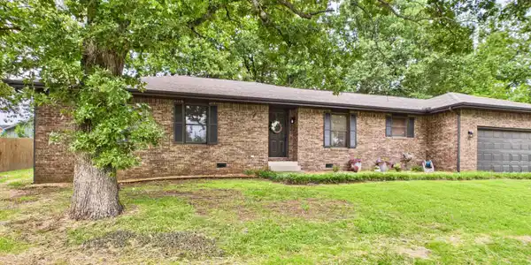 2203 RUSSELL LANE