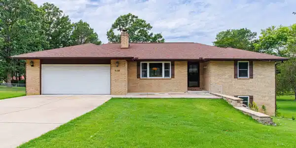 108 N KINGSWOOD DRIVE