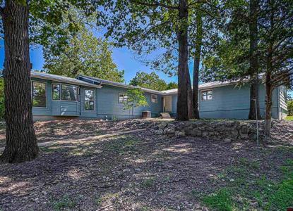 517 LAKESHORE ROAD