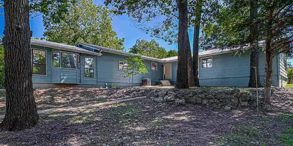 517 LAKESHORE ROAD