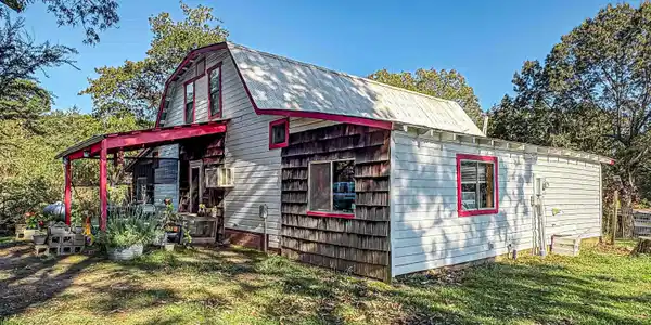 2114 E HWY 206
