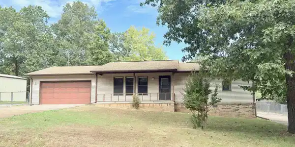 706 WALNUT AVENUE