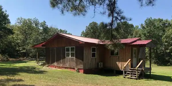 1115 HOLLY ROAD